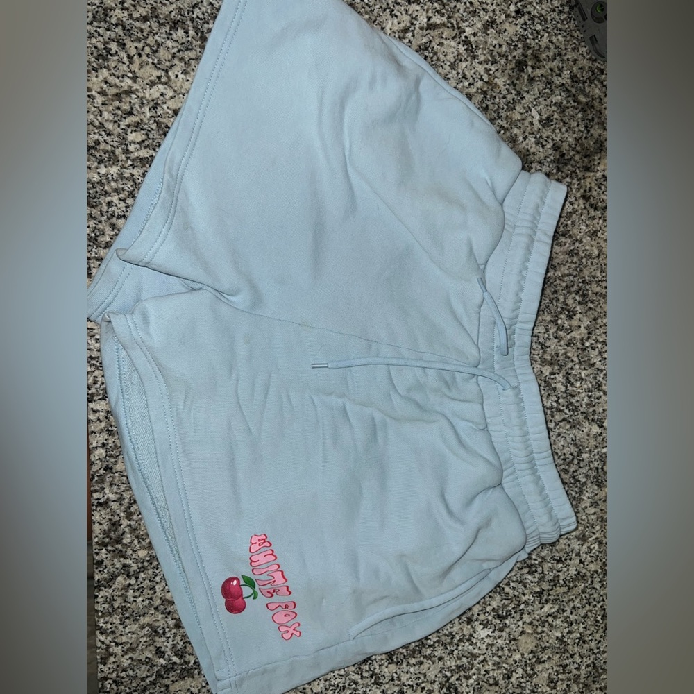 White fox sweatshorts baby blue